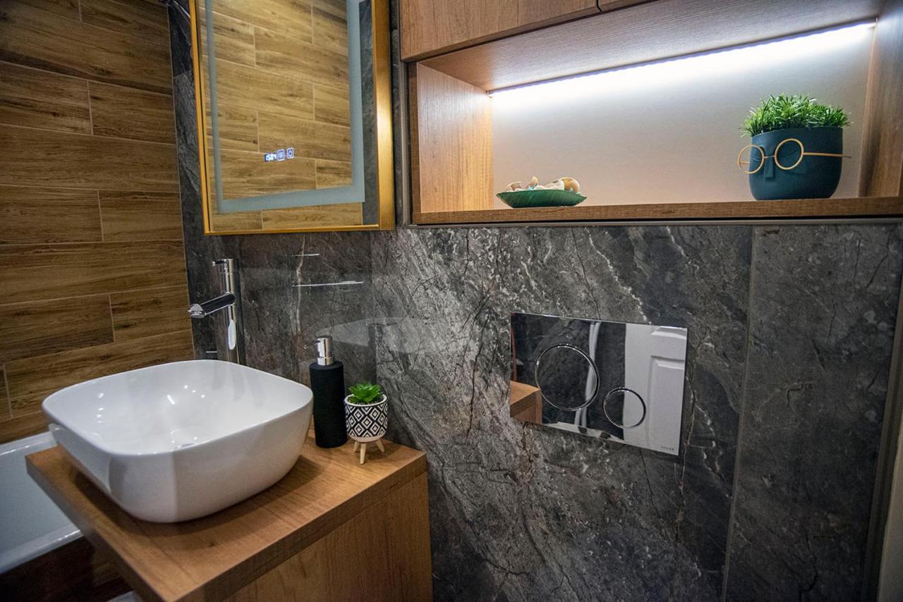 Awesome Apartment Бухарест Экстерьер фото